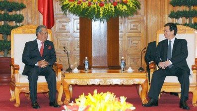 นายกรัฐมนตรี เหงียนเติ๊นหยุง ให้การต้อนรับรองนายกรัฐมนตรีและรัฐมนตรีว่าการกระทรวงศึกษาธิการมาเลเซีย